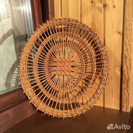 Поднос плетеный