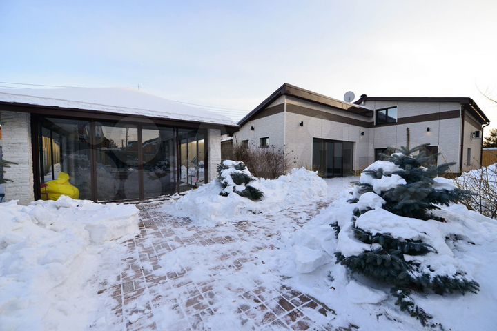 Дом 465 м² на участке 16 сот.