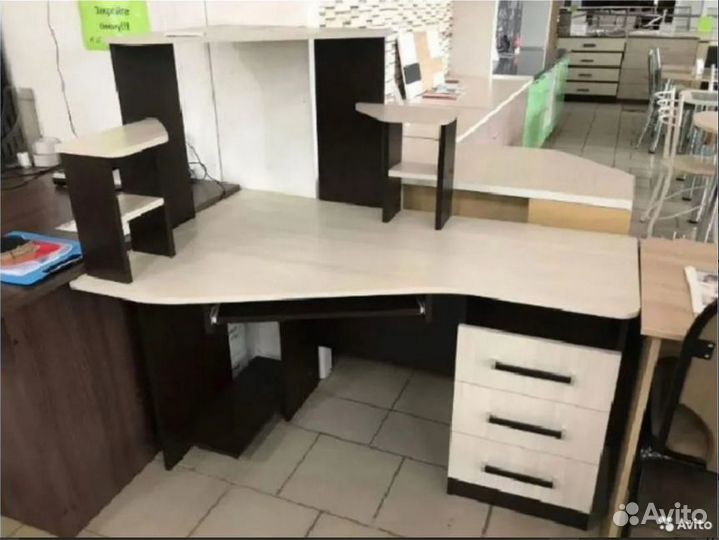 Компьютерный стол Каспер