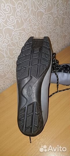 Продам ботинки лыжные