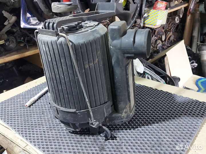 Корпус воздушного фильтра VW Transporter T4