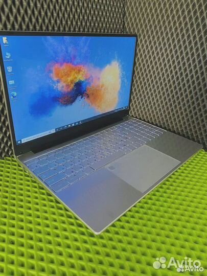 Новый Ноутбук i7/16Gb/SSD512/UHD Комплект