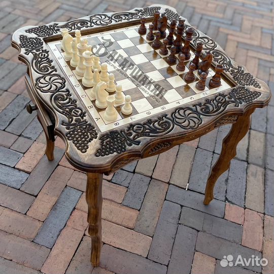 Шахматы столик