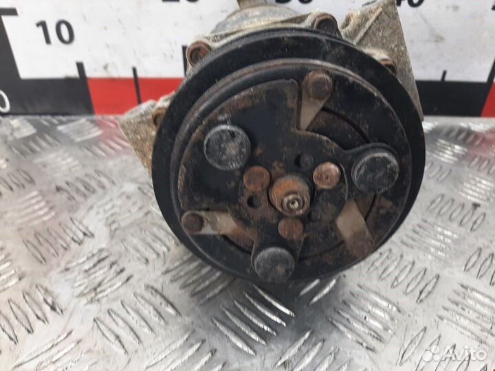 Компрессор кондиционера для Opel Vectra C 13217307