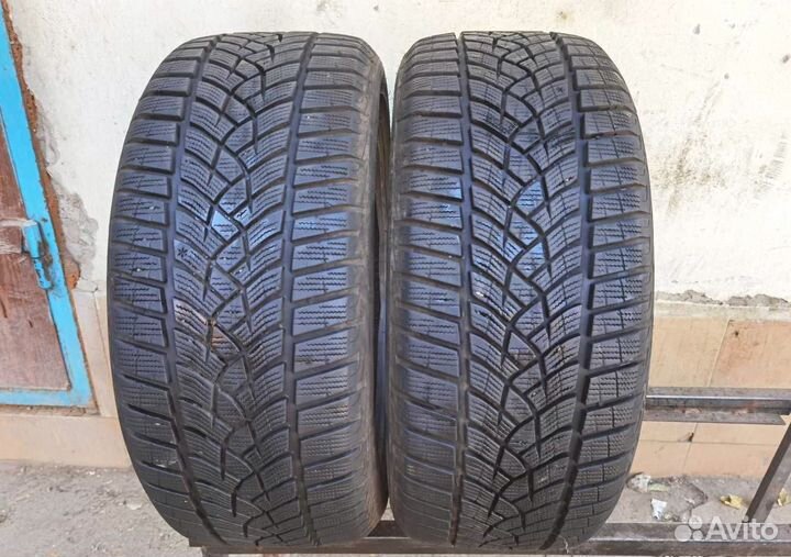 Goodyear UltraGrip 8 Performance 225/45 R17 94V