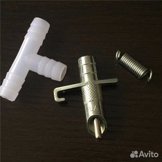 Ниппельная поилка для кроликов