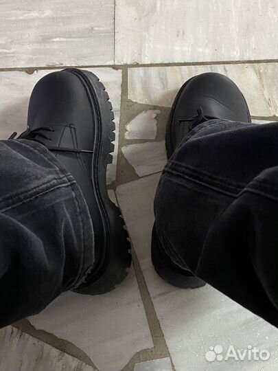 Balenciaga steroid type на руках