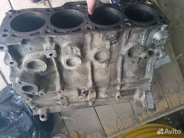 Блок цилиндров Мазда 626 2.0