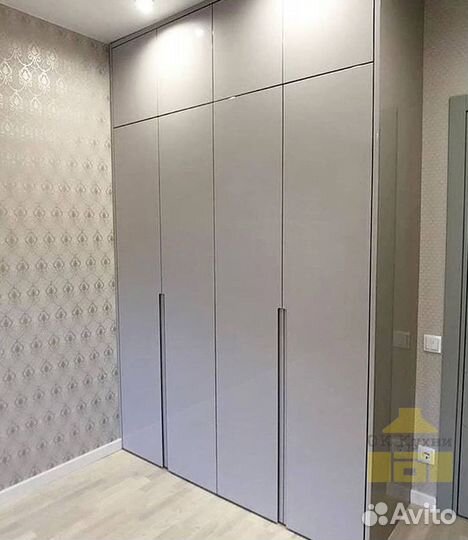 Угловой шкаф