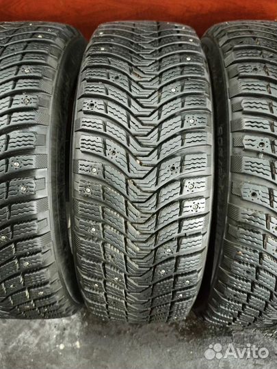 Michelin X-Ice North 3 215/65 R16