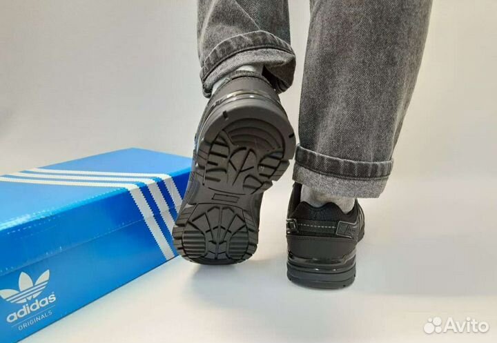 Кроссовки Adidas р-ры 37-41 артикул 266 чер/чер