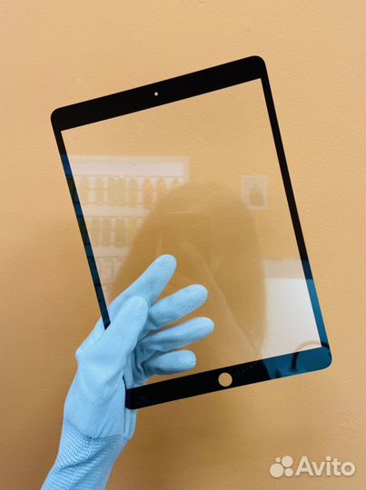 Стекло (тачскрин) iPad Pro 10.5 + установка