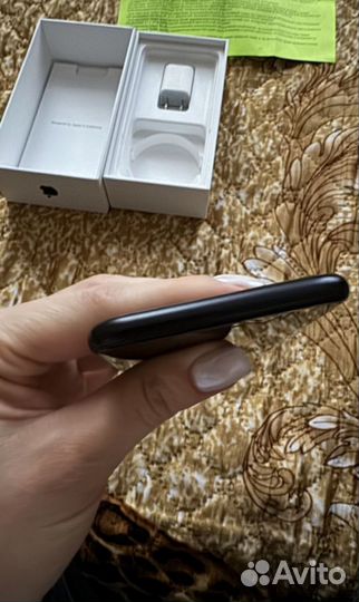 iPhone SE (2020), 64 ГБ