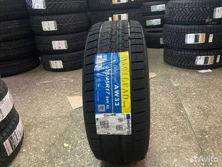 Habilead SnowShoes AW33 225/45 R17 94H