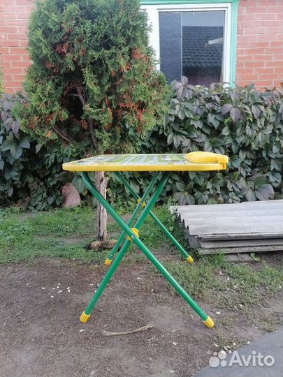 Детский столик