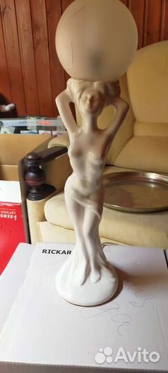 Статуэтка светильник