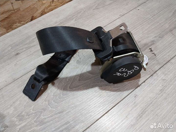 Ремень безопасности задний Renault Fluence