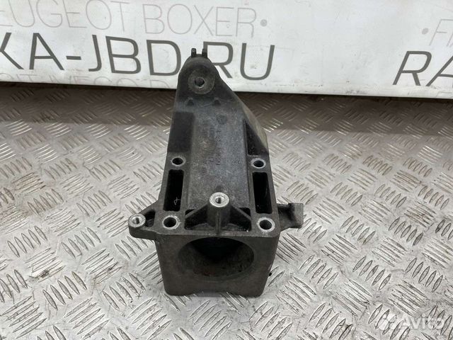 Кронштейн двигателя левый sprinter 906