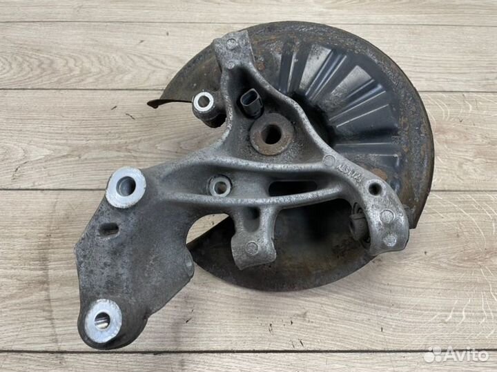 Поворотный кулак задний правый Vw Passat B8 3G 1