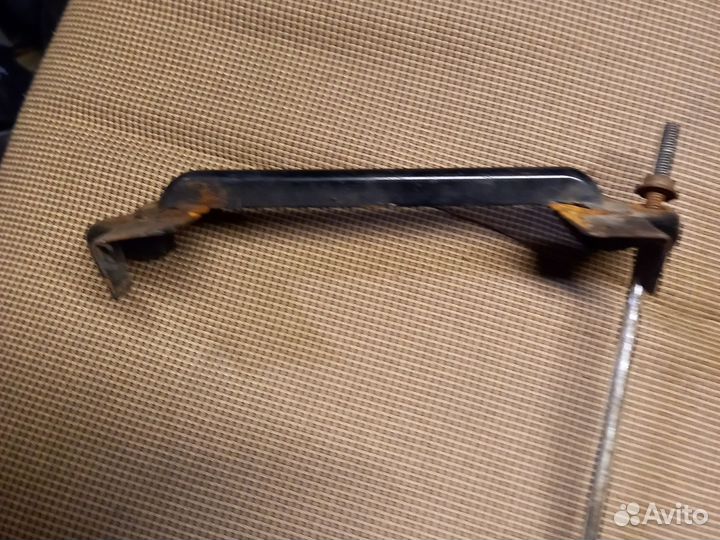 Митсубиси лансер 10 скоба аккумулятора