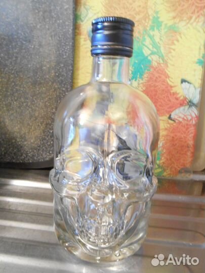 Футбольный мяч и бутса, череп бутылка 0,5 L