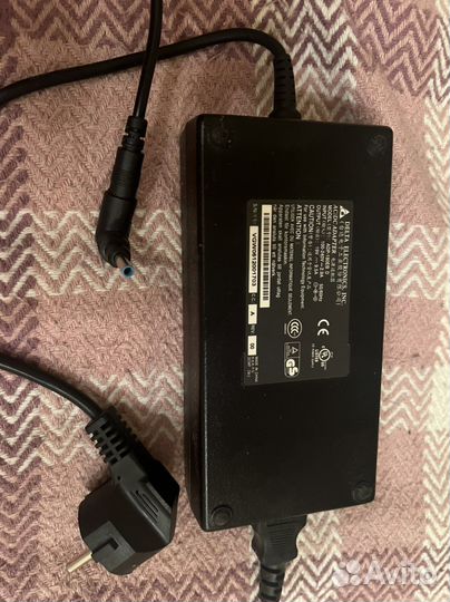 Блок питания для ноутбука 200 ватт