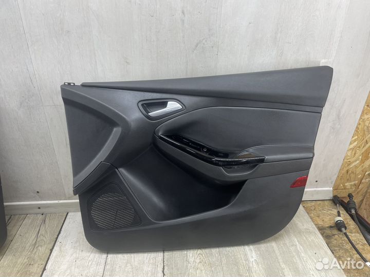 Дверные карты обшивки +подсветкой Ford Focus 3