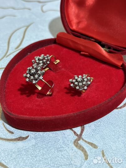 Золотые серьги с бриллиантами