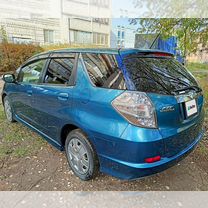 Honda Fit Shuttle 1.3 CVT, 2011, 98 000 км, с пробегом, цена 1 090 000 руб.