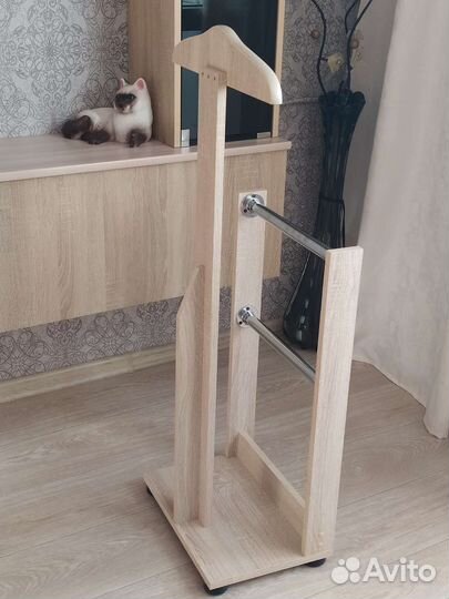 Вешалка для одежды напольная