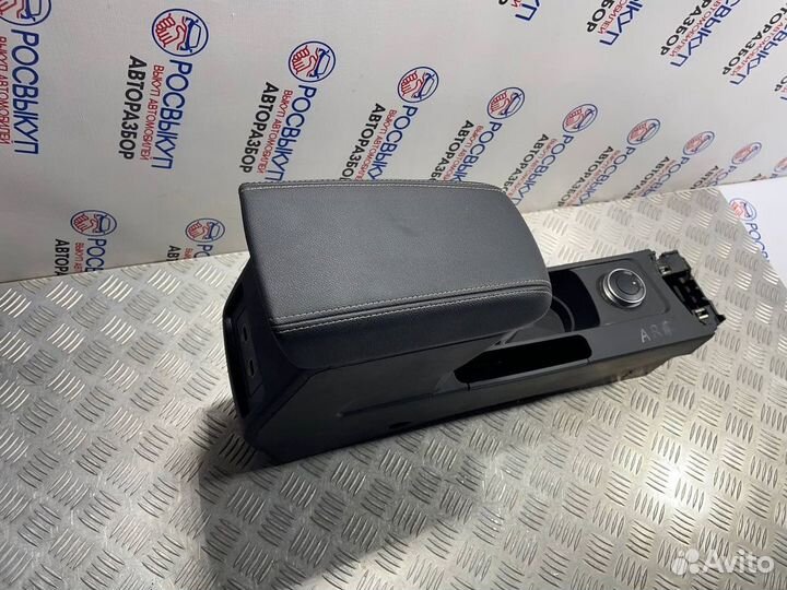 Подлокотник Renault Arkana