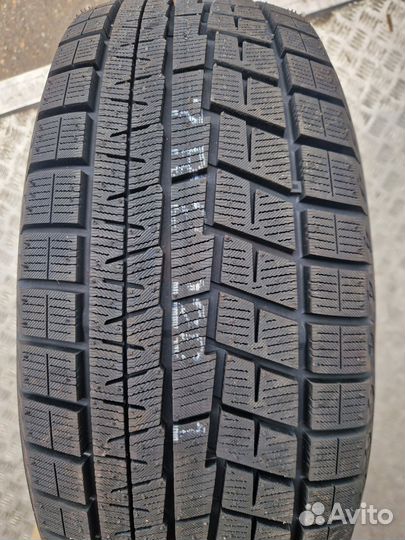 Yokohama Ice Guard IG60 235/45 R18 94Q