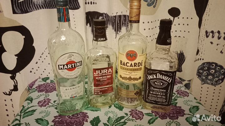 Бутылки ликер, виски, вино, ром для коллекции