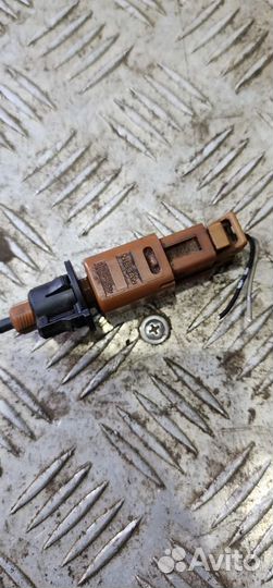 Датчик педали сцепления Nissan Juke F15