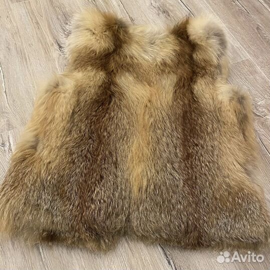 Меховая жилетка из лисы