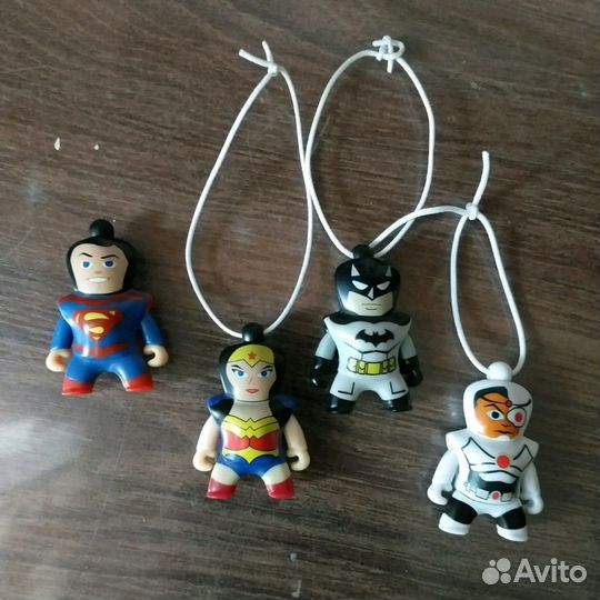 Лига справедливости (киндер-сюрприз)