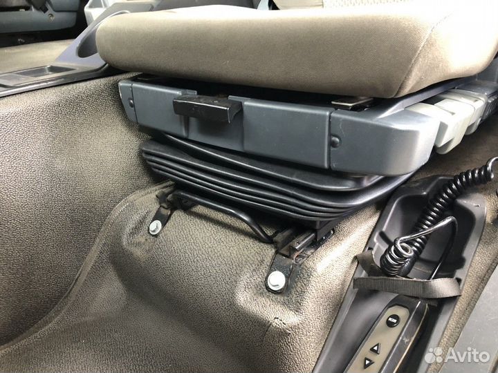 Сиденье водительское пневматическое