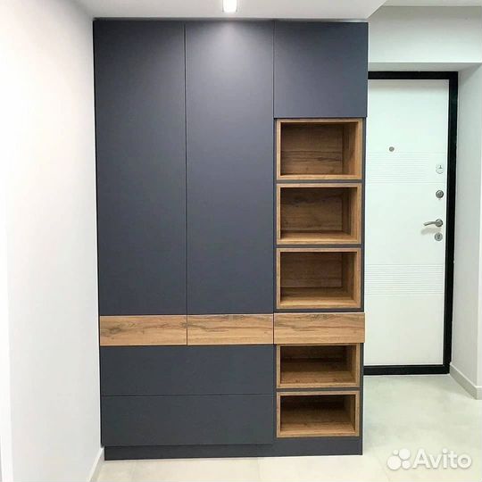 Шкаф с зеркалом