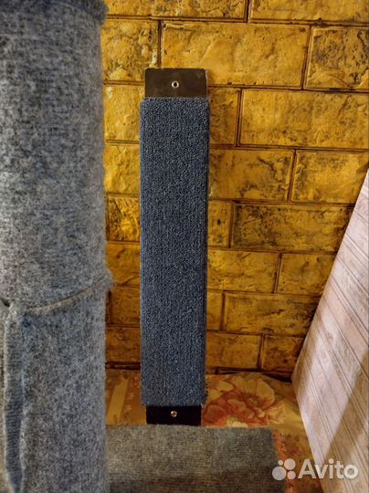 Когтеточка и лежанка для животных