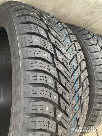 Nokian Tyres Hakkapeliitta 10 245/45 R20