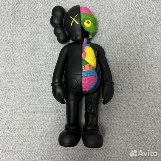 Фигурка kaws