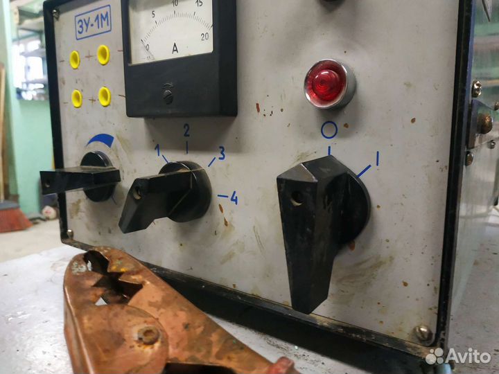 Автомобильное проф. зарядное устройство бу