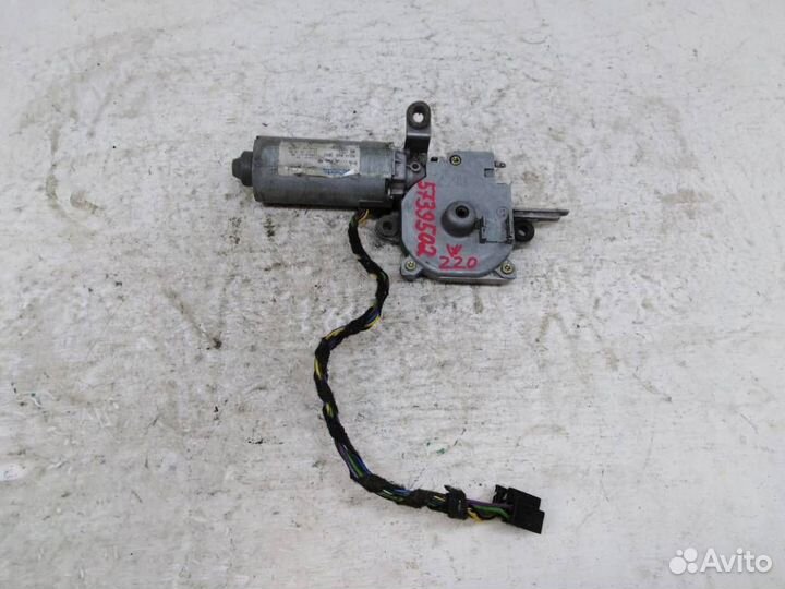 Моторчик люка A2208203842