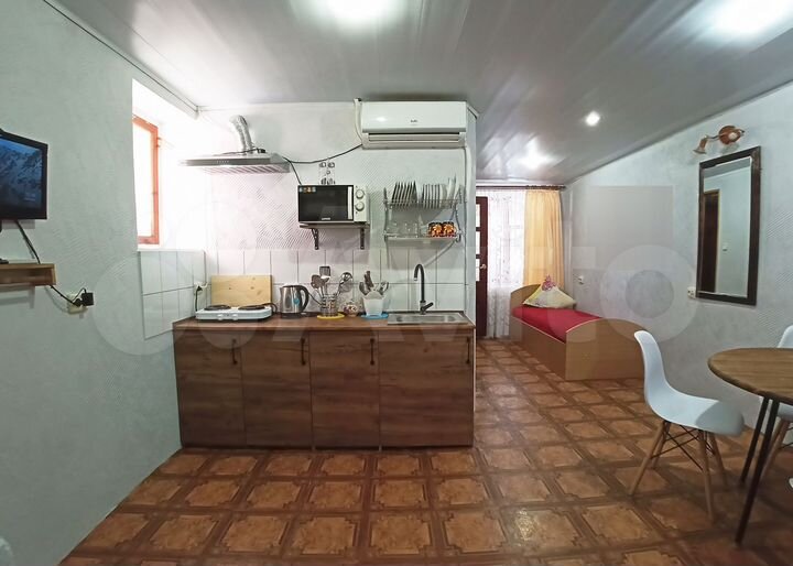 1-к. квартира, 42 м², 1/3 эт.