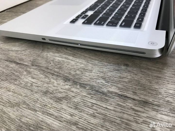 Ноутбук Apple MacBook Pro 15 Early 2011 (14)