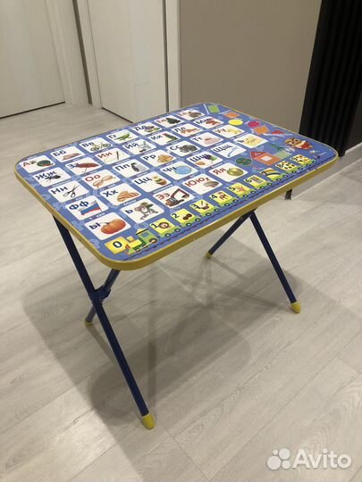 Детский столик
