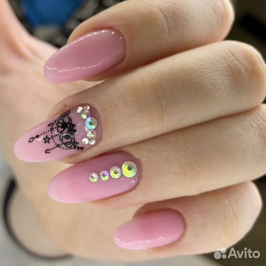 Пудровый маникюр