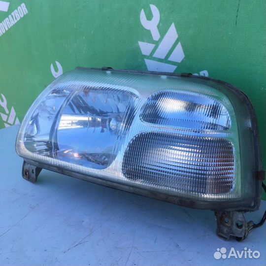 Фара левая Сузуки Гранд Витара