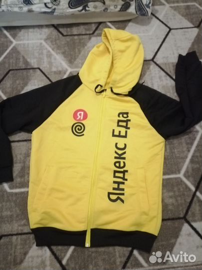 Толстовка и безрукавка