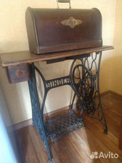 Швейная машина Singer